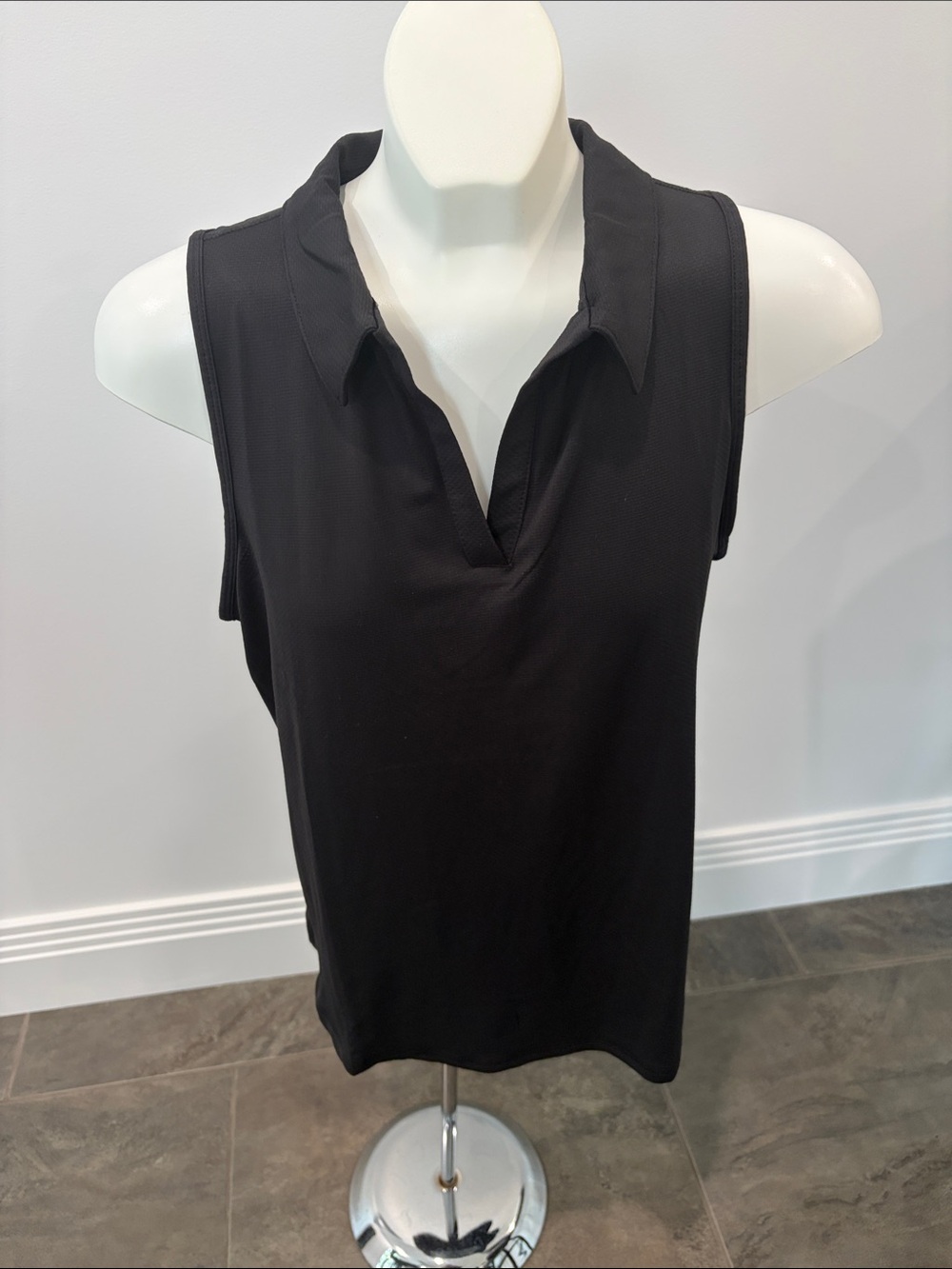 Nike Black Sleeveless Polo-Style V-Neck Tank